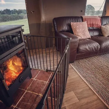 Midleydown Luxury Glamping Hotel Exeter Exterior photo