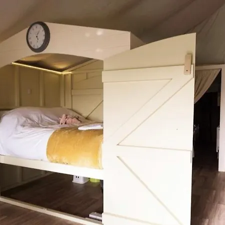 Midleydown Luxury Glamping Hotel Exeter Exterior photo