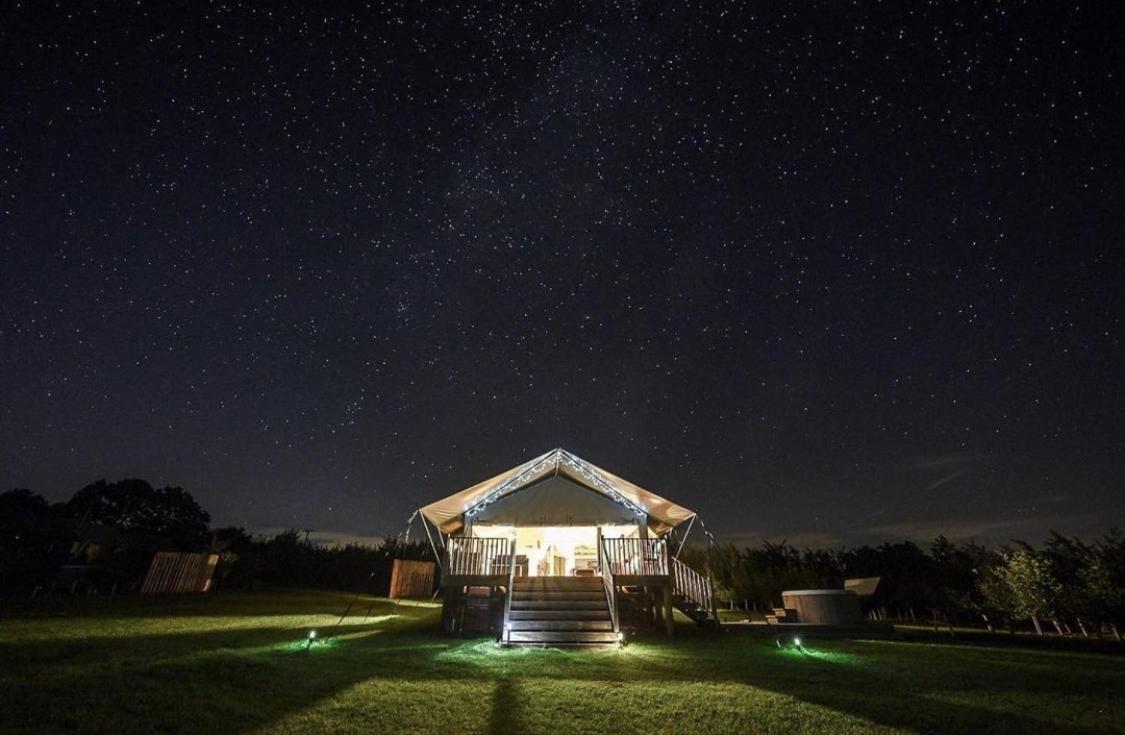 Midleydown Luxury Glamping Luxury tent *